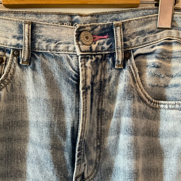 AE Mom jeans - BNWT - Picture 4 of 6